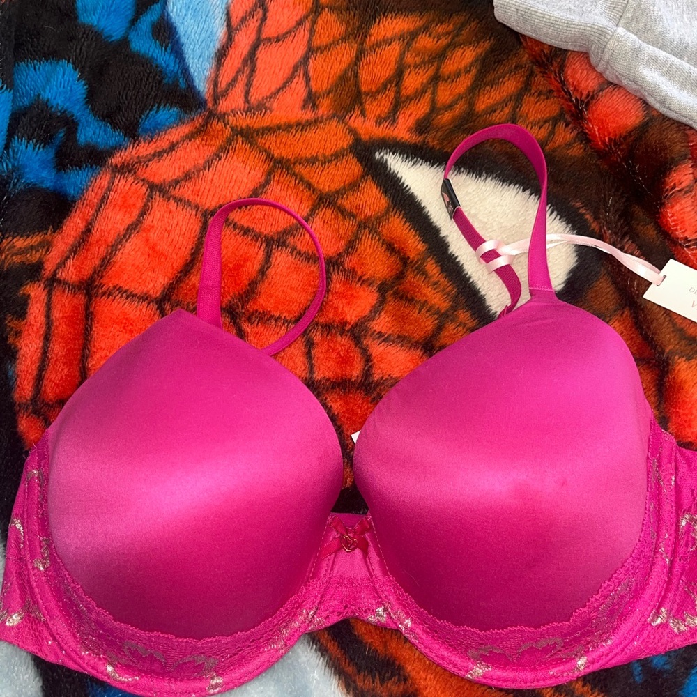 Victoria's Secret Fuchsia Lace Bra